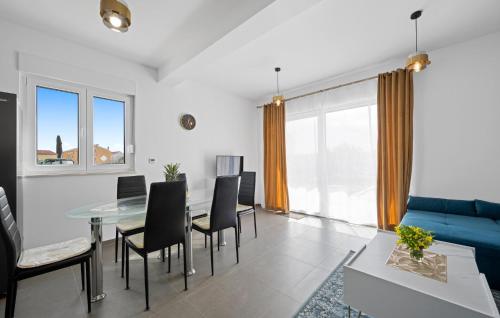 Amazing Home In Vodice With Wifi