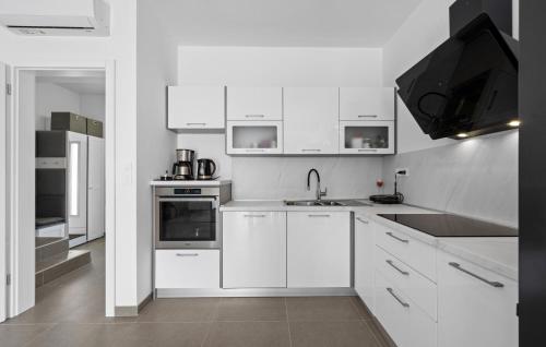 Amazing Home In Vodice With Wifi