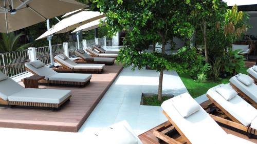 Κήπος έξω από το Hotel Boutique Palma Arena