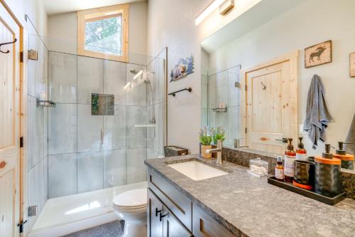 Ένα μπάνιο στο 24-0082 Fairplay Cabin Hike, Fish, Ski!