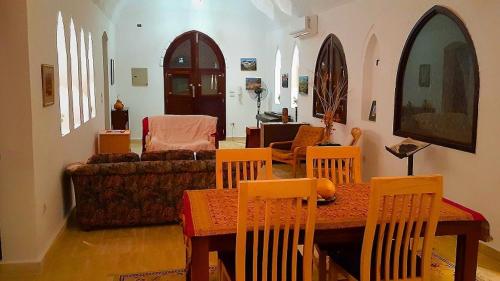 Телевизор и/или развлекательный центр в Malkata Arts Retreat