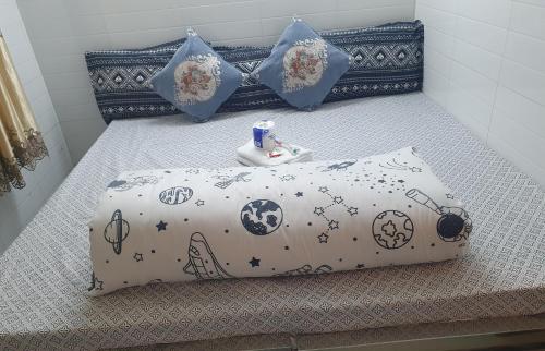 Llit o llits en una habitació de Reliance Block C 12f