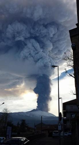 a large plume of smoke in the sky at Holiday Home Gionny & Mary in Taormina