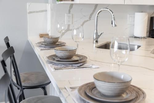 City View Studio Condo, Near Beach at Ilikai Hotel_3