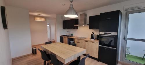 Chambres avec salle d'eau privative dans appartement partagé