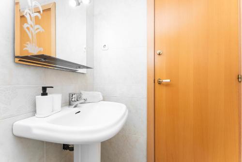 Koupelna v ubytování Pool&Beach Apartment Calafell by VM Group