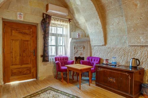 Příslušenství pro přípravu čaje a kávy v ubytování Avilla Cave Hotel
