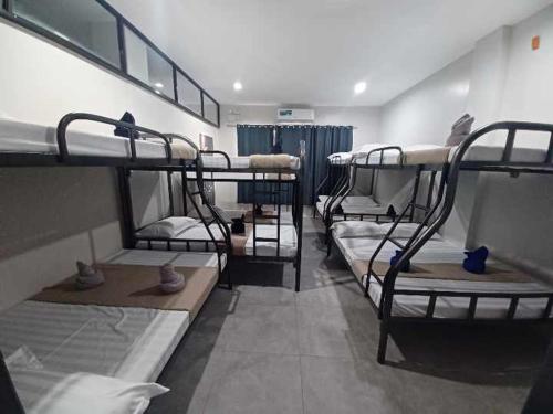 Postel nebo postele na pokoji v ubytování 2020 Travelers Inn