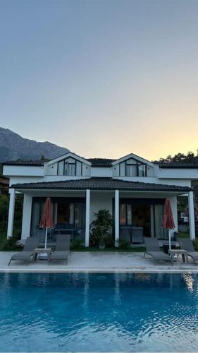 Πισίνα στο ή κοντά στο Kemer Plumeria Villas C1