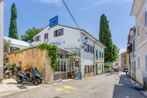 Apartments by the sea Selce, Crikvenica - 3240