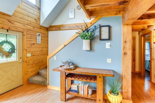 ウィルミントンにあるSpacious Wilmington Cabin Walk to Lakeのギャラリーの写真