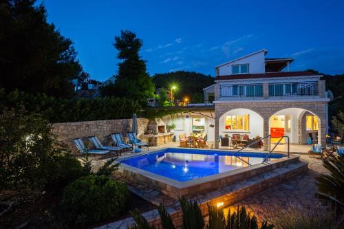 Seaside family friendly house with a swimming pool Grscica, Korcula - 23487