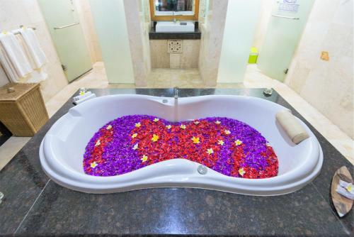 Romantic Private Villas Kuta Baliにあるバスルーム
