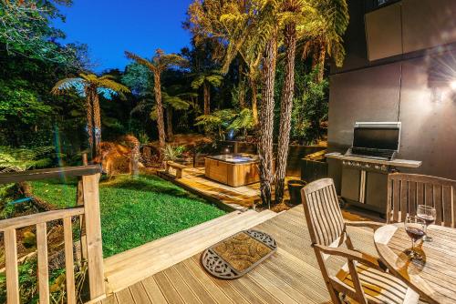 Un jardín fuera de The Treehouse, Oneroa, Waiheke
