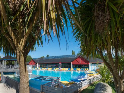 Πισίνα στο ή κοντά στο Camping Officiel Siblu Domaine de Kerlann