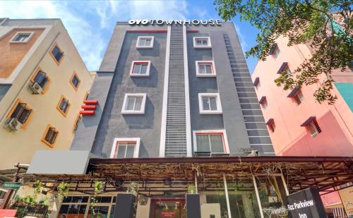 a building with the words on top of it at Super Townhouse RCC PARK VIEW INN in Hyderabad
