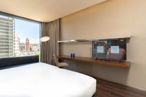 B Hotel photo 5