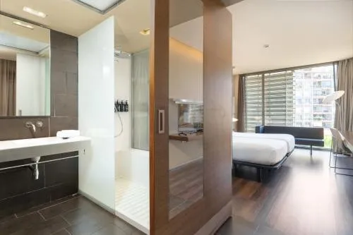 B Hotel photo 9