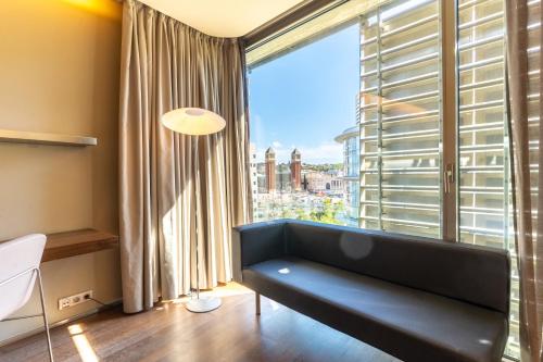 B Hotel Image