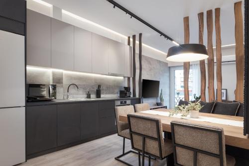 Acropolis Supreme Residence