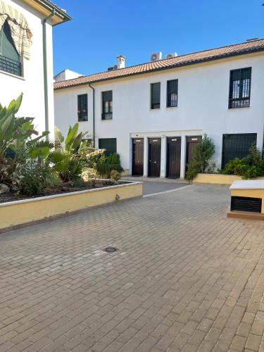 Azahar Centre Apartment & Parking