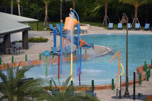 Piscine de l'établissement Wyndham Garden Lake Buena Vista – Disney Springs® Area ou située à proximité