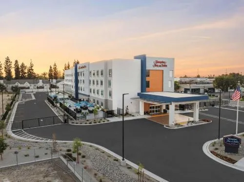 Hampton Inn & Suites Bakersfield Central in Bakersfield