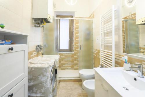 Ένα μπάνιο στο Primavera Guest House