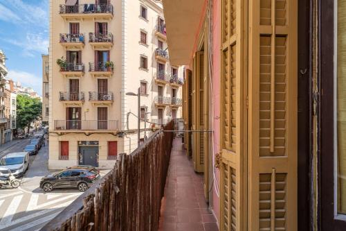 GuestReady - Bright apartment with balcony