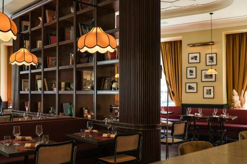 Restaurace v ubytování U-Visionary Roma Hotel