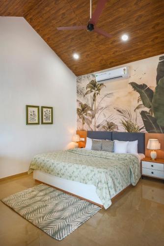 Ένα ή περισσότερα κρεβάτια σε δωμάτιο στο SaffronStays The Mistty Mountain