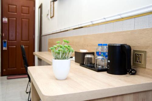 Dapur atau dapur kecil di Khanh Lai Hotel 慶來旅店