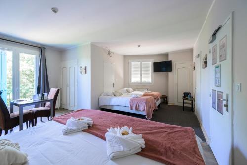 Galeriebild der Unterkunft Hôtel de La Beauronne in Chancelade