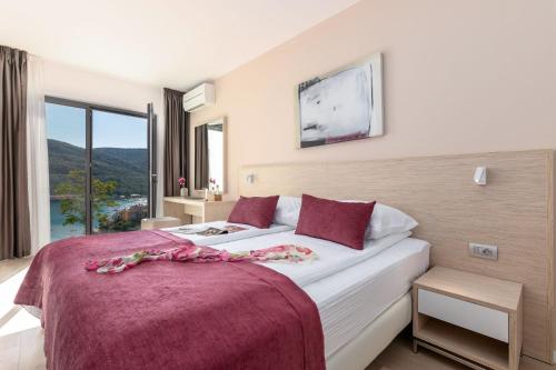Apartments Kanat 1 & 2 with beautiful sea view