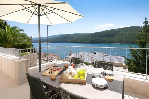 Apartments Kanat 1 & 2 with beautiful sea view