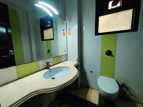 Koupelna v ubytování HOTEL ASKO INTERNATIONAL-Karol Bagh