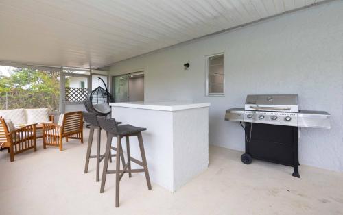 Φωτογραφία από το άλμπουμ του Royal Retreat Pool Hot Tub σε Royal Palm Beach