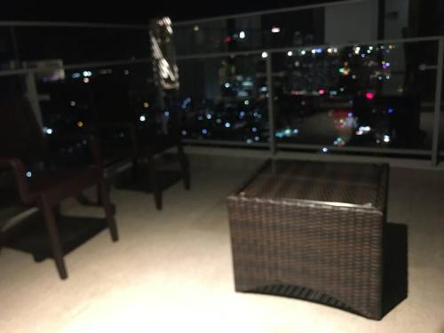 Φωτογραφία από το άλμπουμ του 3BR Luxury Apartment in Altair 35th Floor σε Slave Island