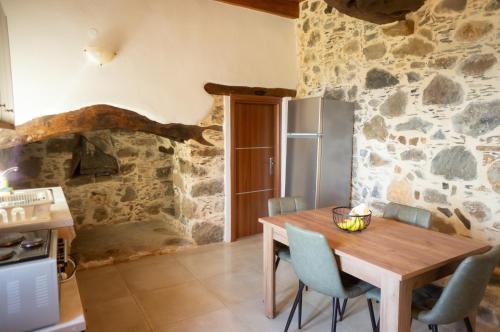 Gallery image of Alegria stone house in AmigdhalokeFálion