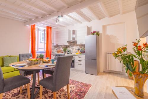 Kuchyň nebo kuchyňský kout v ubytování Pettinara Suites