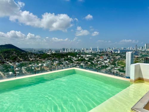 Πισίνα στο ή κοντά στο Great sunsets & sea views, near beach&downtown