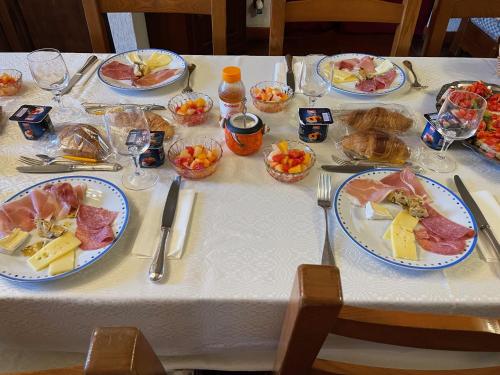 B&Bの敷地内または近くでの食事または食べ物