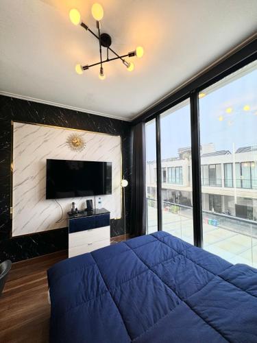 Μια τηλεόραση ή/και κέντρο ψυχαγωγίας στο CJ House PIK 2