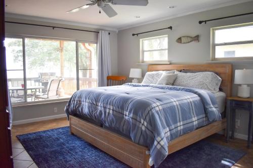 En eller flere senge i et værelse på Lake Placid Retreat