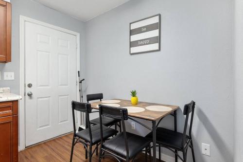 Φωτογραφία από το άλμπουμ του Charming Silver Springs Duplex σε Silver Springs