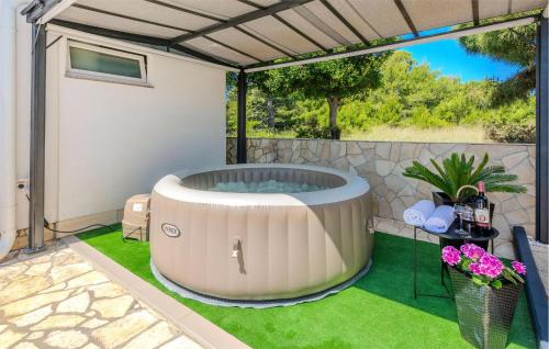 Φωτογραφία από το άλμπουμ του Lovely Apartment In Vir With Wifi σε Vir