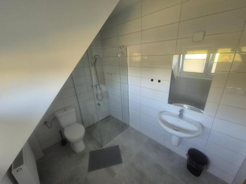Un baño de Ośrodek Wypoczynkowy Caritas