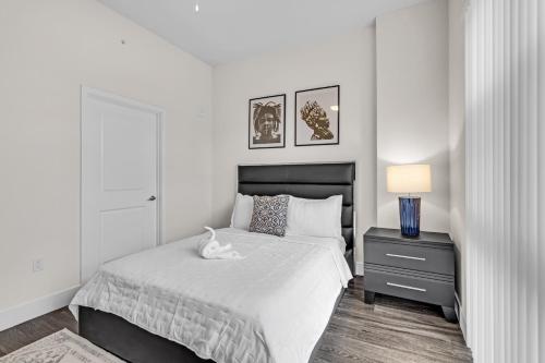 Bright and Airy 2 Bed on Biscayne Blvd with Free Park photo 19