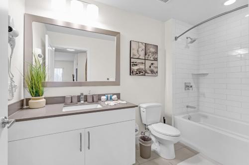 Bright and Airy 2 Bed on Biscayne Blvd with Free Park photo 27