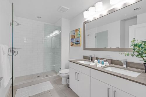 Bright and Airy 2 Bed on Biscayne Blvd with Free Park photo 29